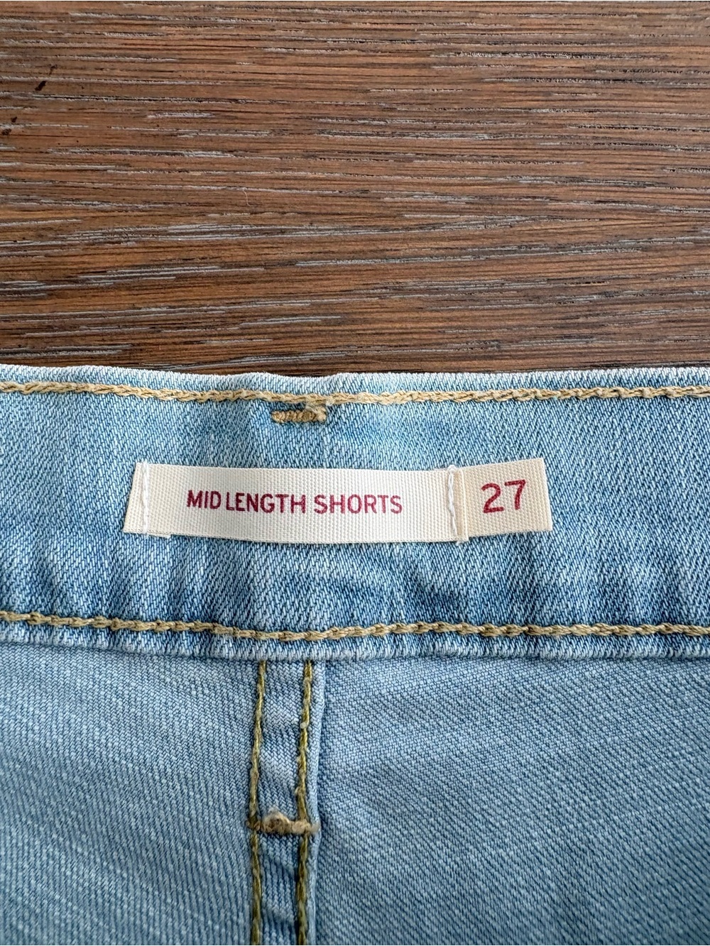 Levi's Light Wash Roll-Cuff Denim Shorts - Pale Blue Size 27 - Picture 3 of 5